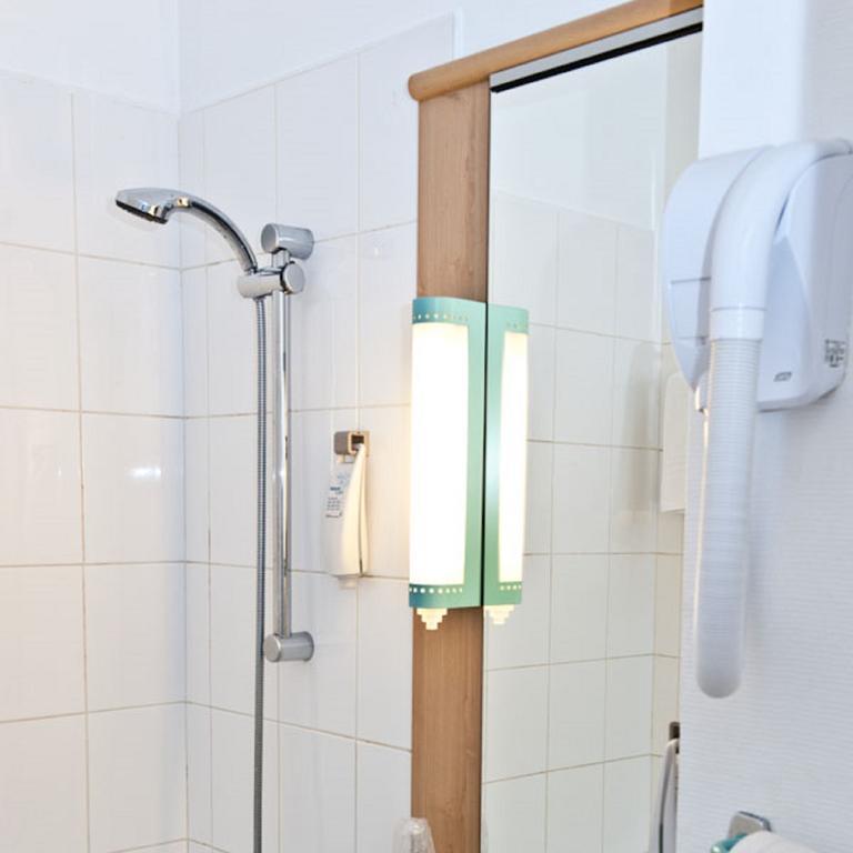 Egg Hotel Gonesse גאנס חדר תמונה