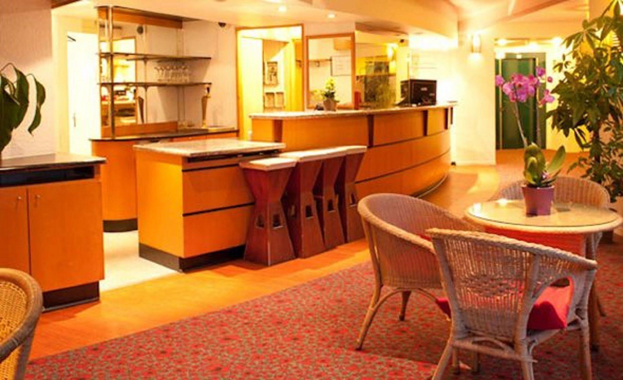 Egg Hotel Gonesse גאנס מראה חיצוני תמונה