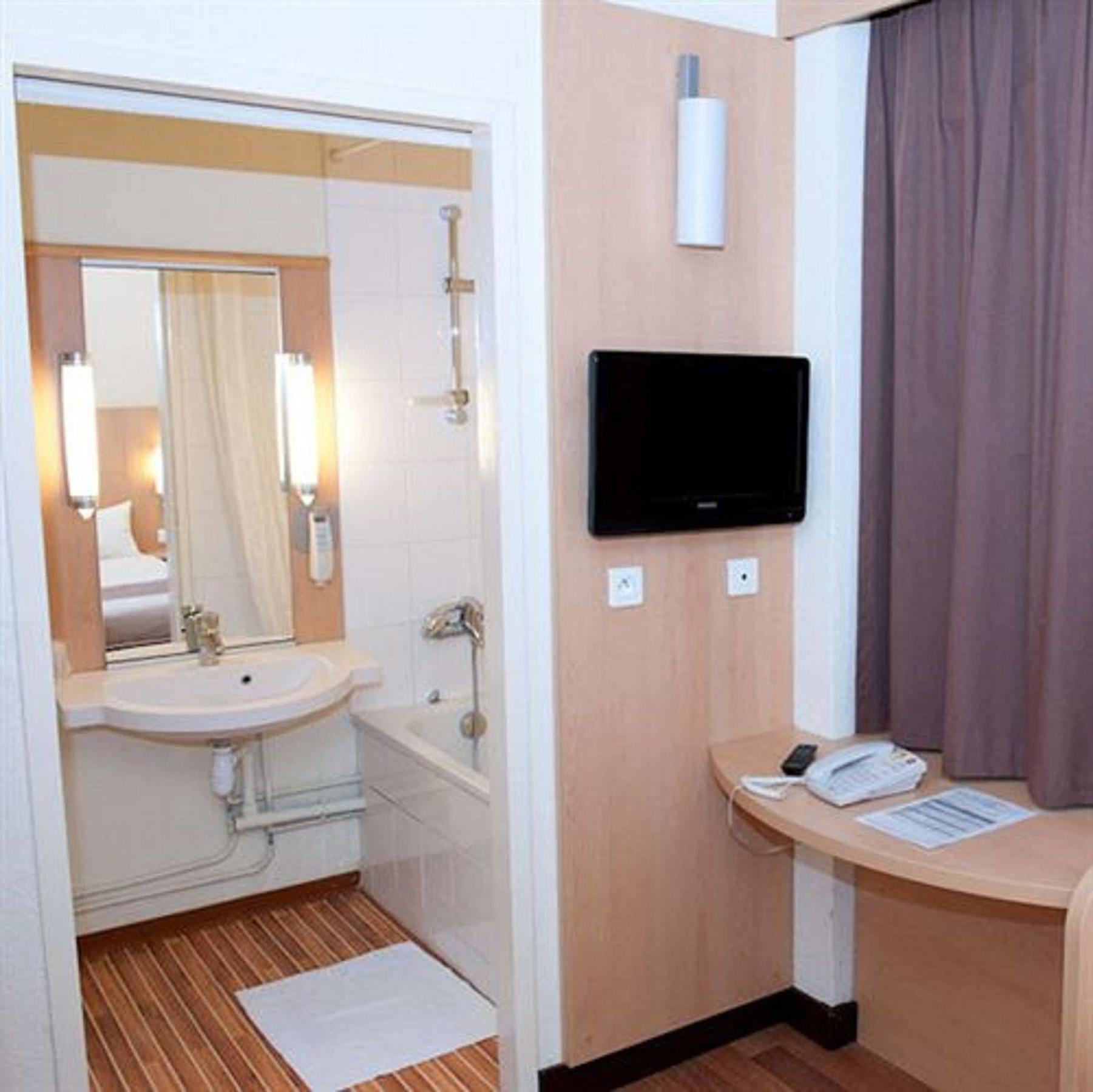 Egg Hotel Gonesse גאנס מראה חיצוני תמונה